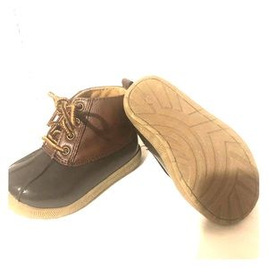Brown toddler duck boots